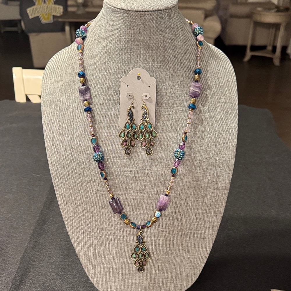 Elegant Peacock and Amethyst Beaded Necklace and Earring Set